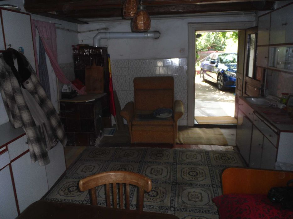 Casa / gospodarie saseasca in sat Bunesti, judet Brasov. Pe drumul spre Viscri