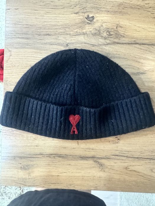 Шерятянная шапка от Ami