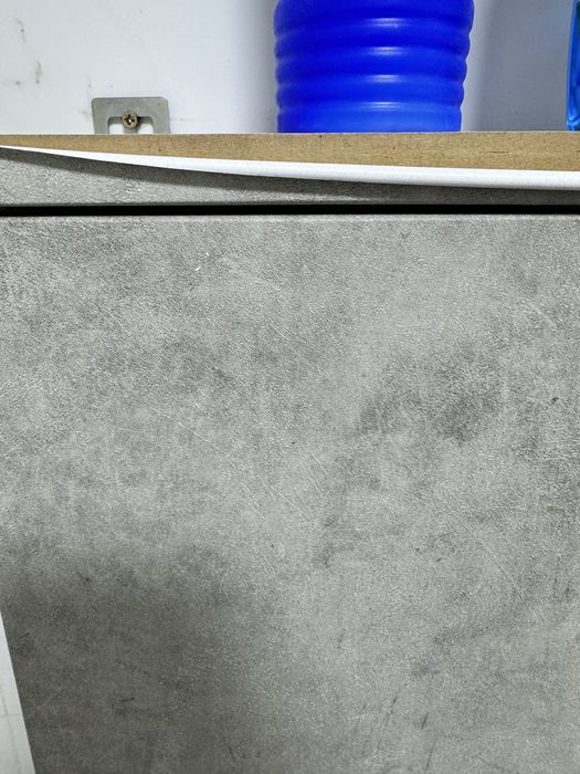 Зеркало с шкафчиком