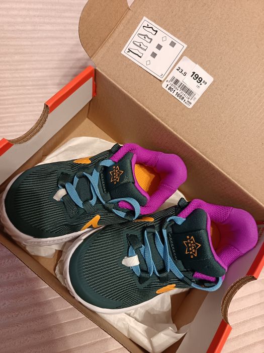 adidasi nike noi marimea 22-23 pentru copii