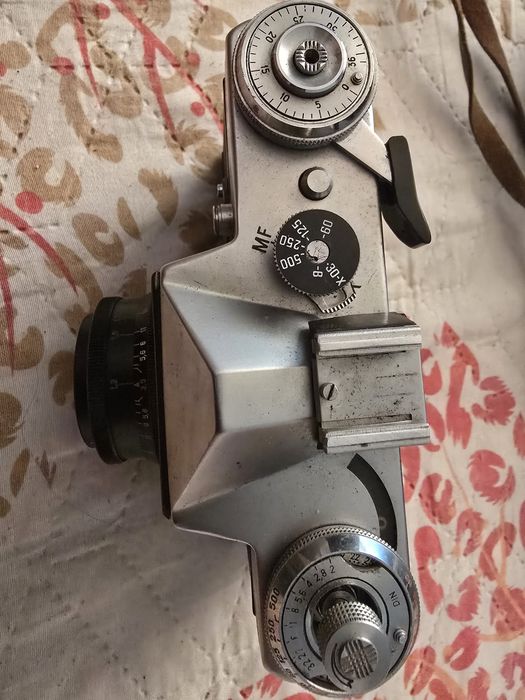 Продавам Фотоапарат Зенит
