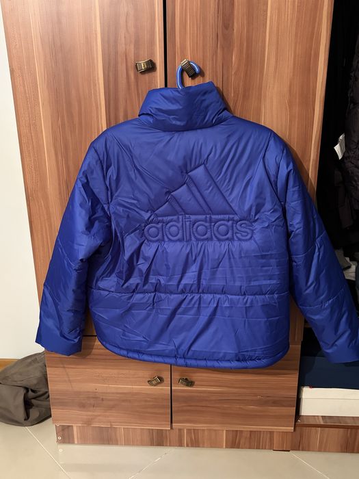 Продам куртку Adidas, женская