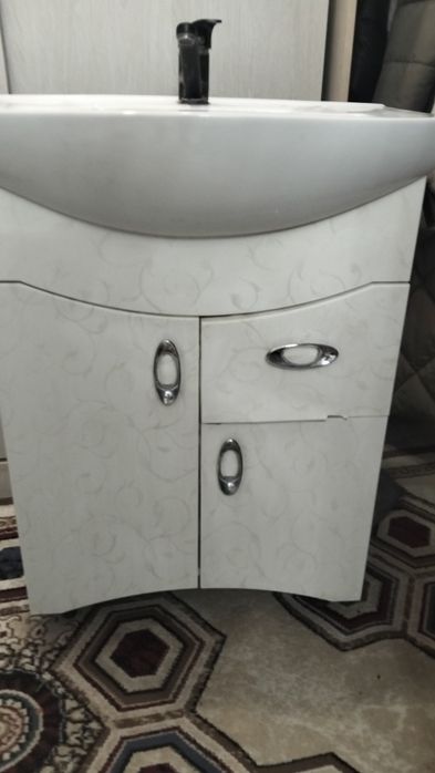 Продаю раковина с тумбой