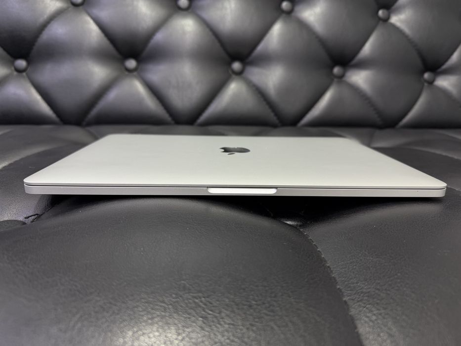 Apple MacBook Pro M1 2020 года в идеальном состояние
