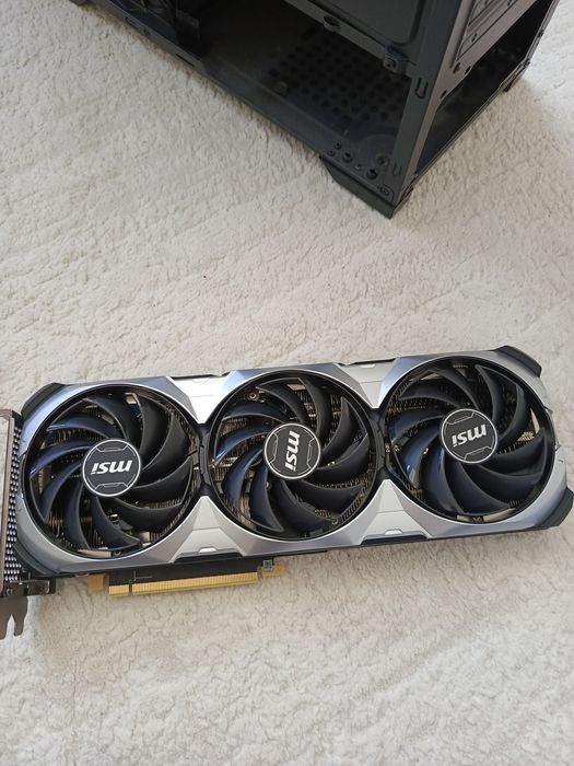 Видеокарта MSI GeForce RTX 4070 Ventus 3X 12GB