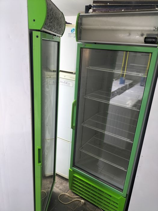 Витринный холодильник