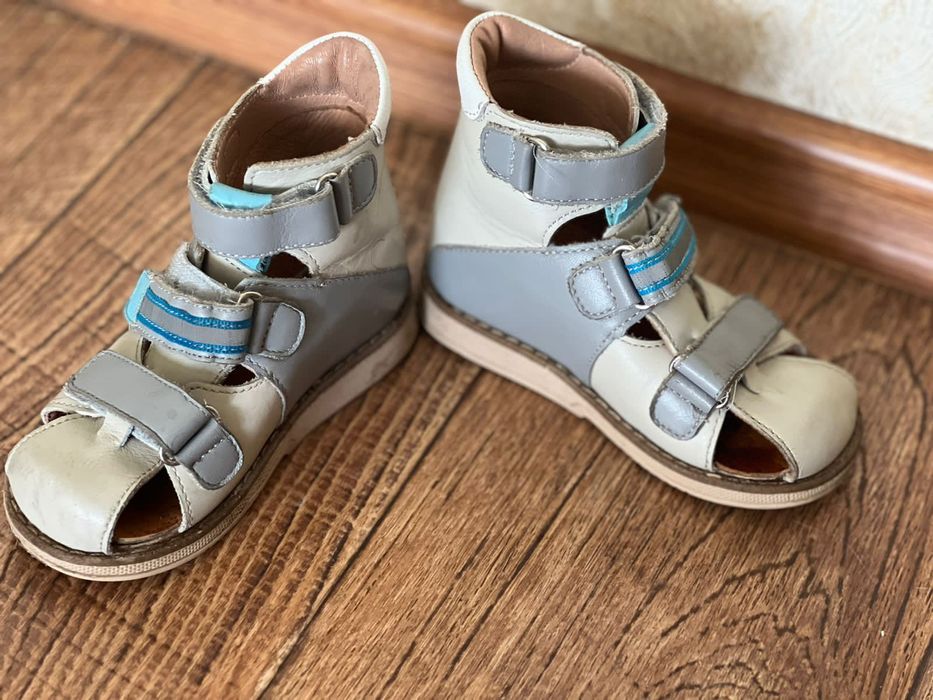 Ортопедические сандалии