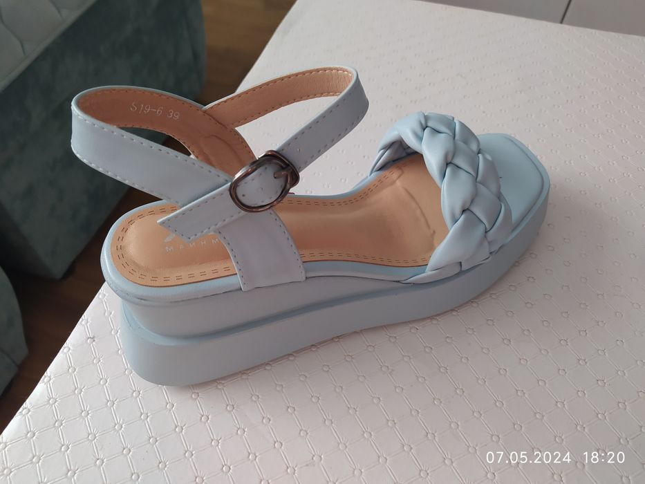 Босоножки летние Новые, р.39