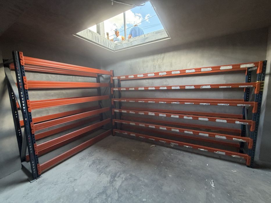 Rafturi metalice