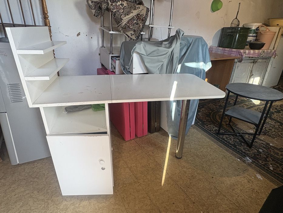 продам по 5000 срочно тумбочка,помошник