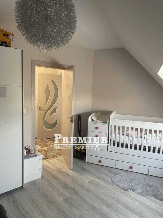 Продава се Тристаен апартамент в Бургас, Лазур - 138 кв.м за 1602 €/кв.м - Снимка #3