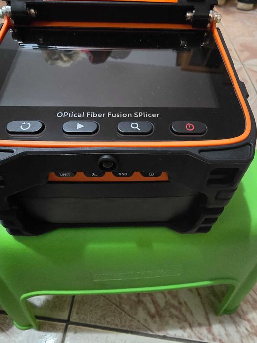 Aparat sudat fibra + tester Nou . Folosit odata pentru proba.