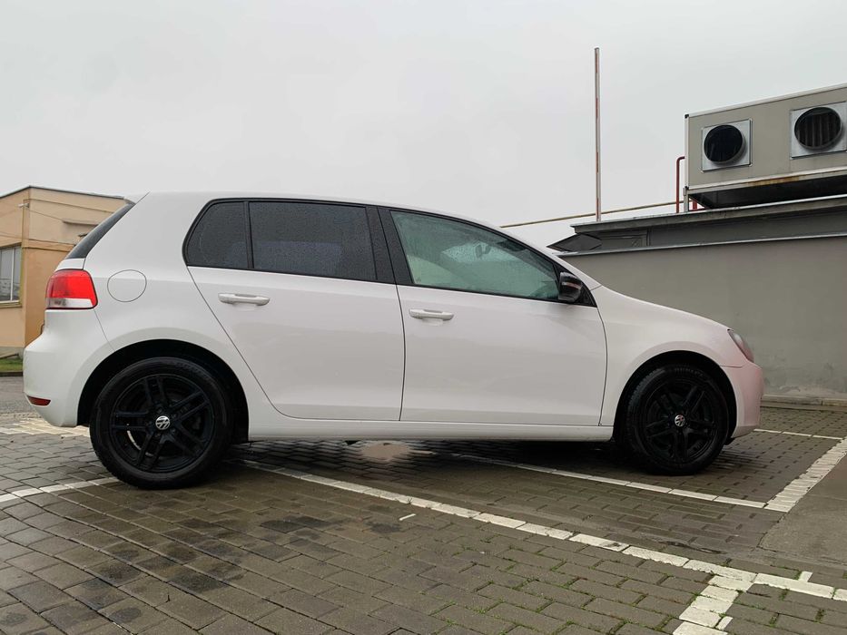 VW Golf 6 2011 / 02 EURO 5 1.6 MPI 102 cp Alb Perlat + Shadow Line TOP