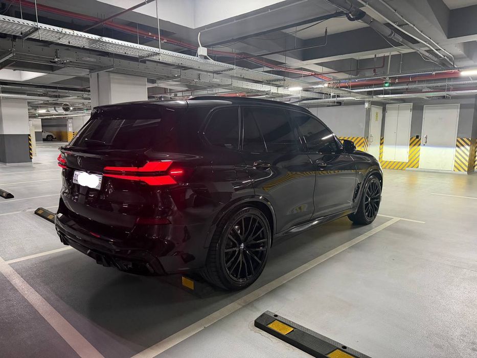 BMW X5 black 2023