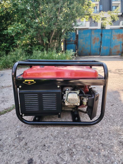 Generator pe benzina de 2 KW,5,5 CP