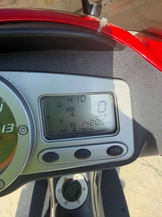 скутер мотпед gilera runner c46 sport 49 кубика / 2 тактов / водно охлаждане