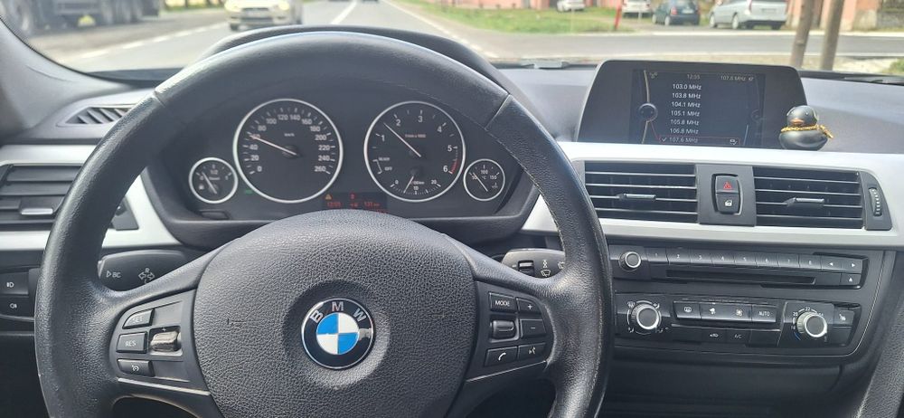 Bmw f30  2013 ,2000 diszel 143 cp