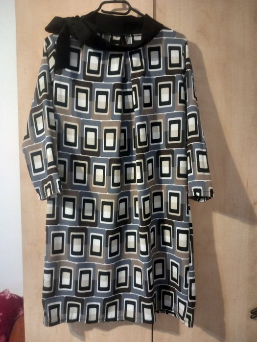 Rochie dreaptă - model geometric