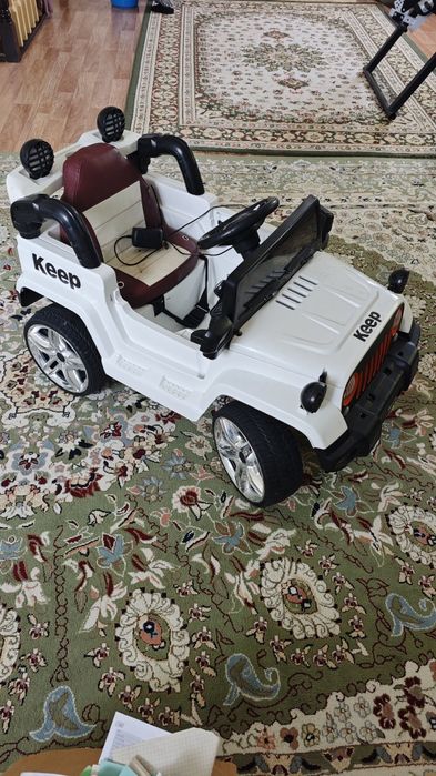 Детский электромобиль