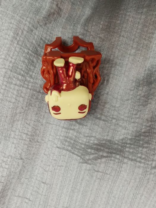 Фигурки очень странные дела