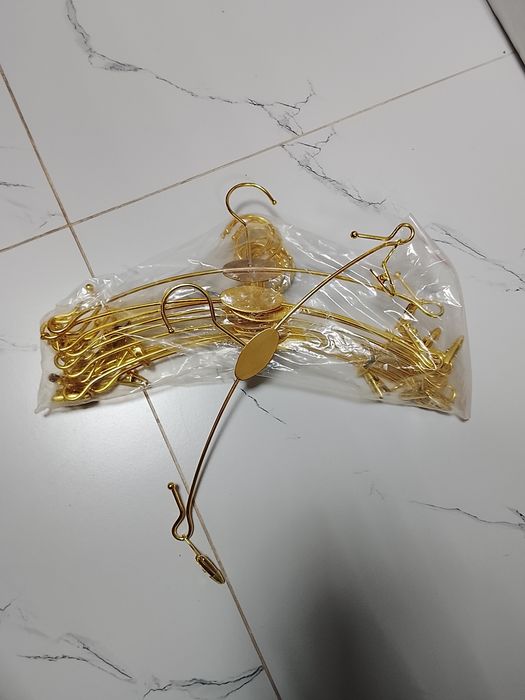 Вышелка алтын түстес