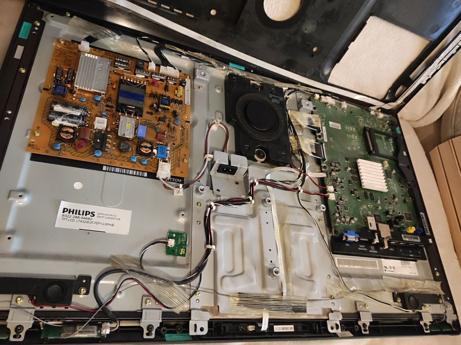 Телевизор Philips 32 PFL