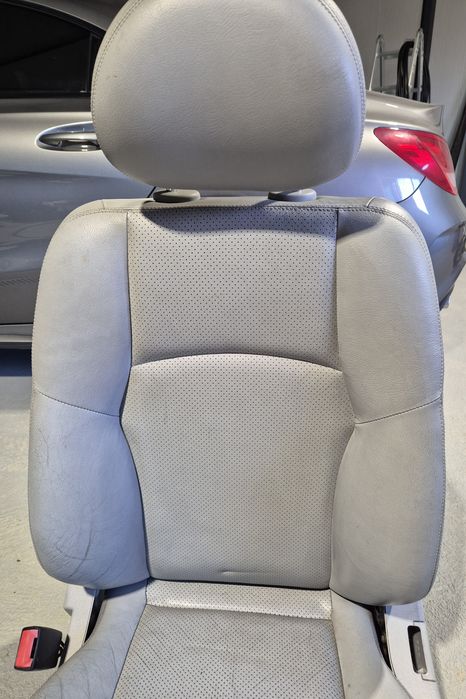Шофьорска кожена ел седалка за мерцедес w203 2004г