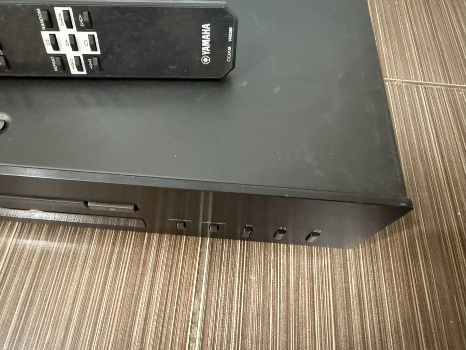 Yamaha CD-S700 Качествен Player