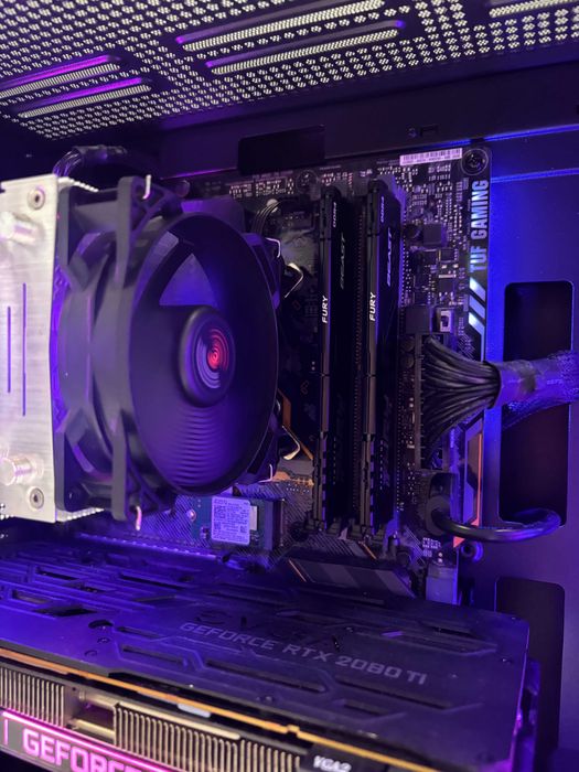 Геймърски компютър Intel Core i7 9700, RTX 2080 Ti 11GB, 16GB ram