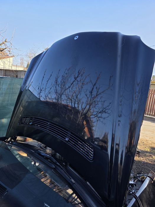 Преден капак за Mercedes W211 черен седан