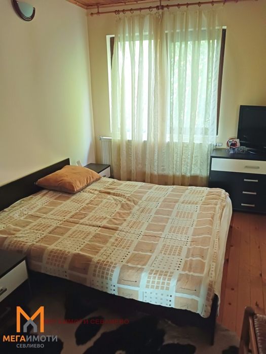 Продажба Къща гр. Севлиево - гр. Севлиево 200m² и двор 2300m²