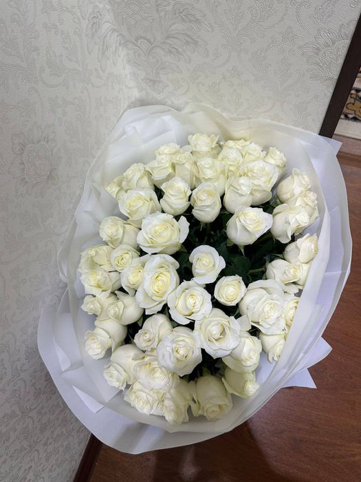 СРОЧНО продам белые розы