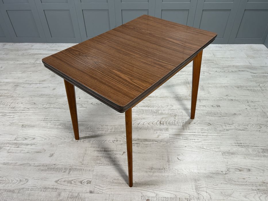 Трапезна маса, разтегателна- Formica от 70-те Г382