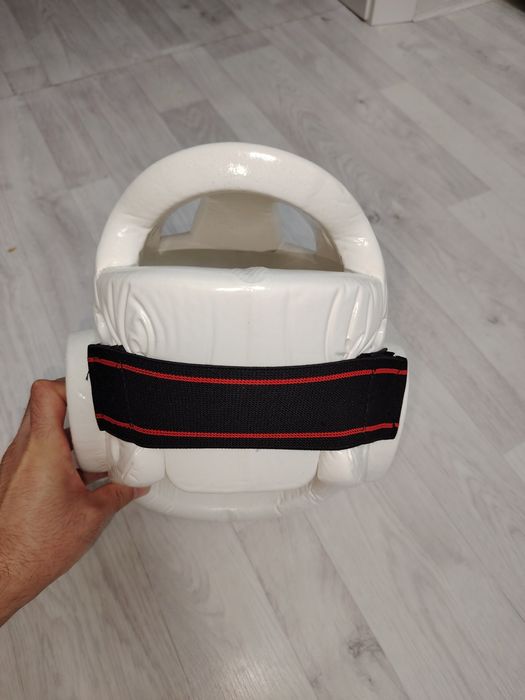 Продам шлем для единоборств