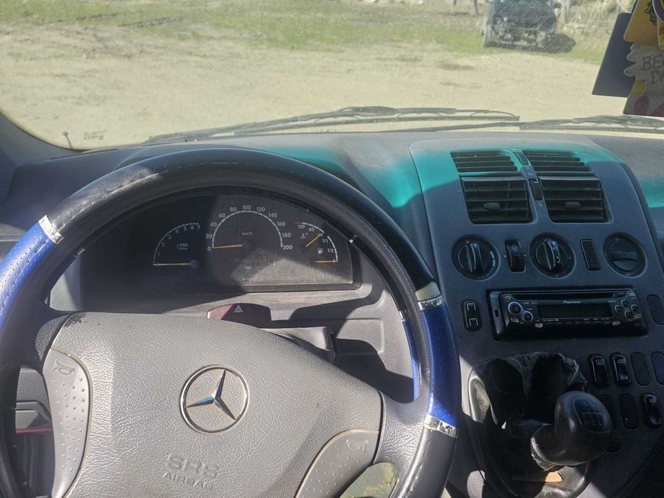 Dezmembrez Mercedes Vito 2.2 CDI 2003