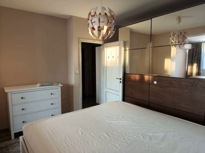 Дава се под наем Тристаен апартамент в София, Витоша - 115 кв.м за 918 € - Снимка #2