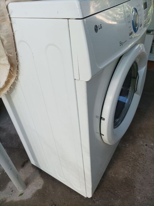 Срочно продается стиральной машинки LG 5кг гарантия 3года есть
