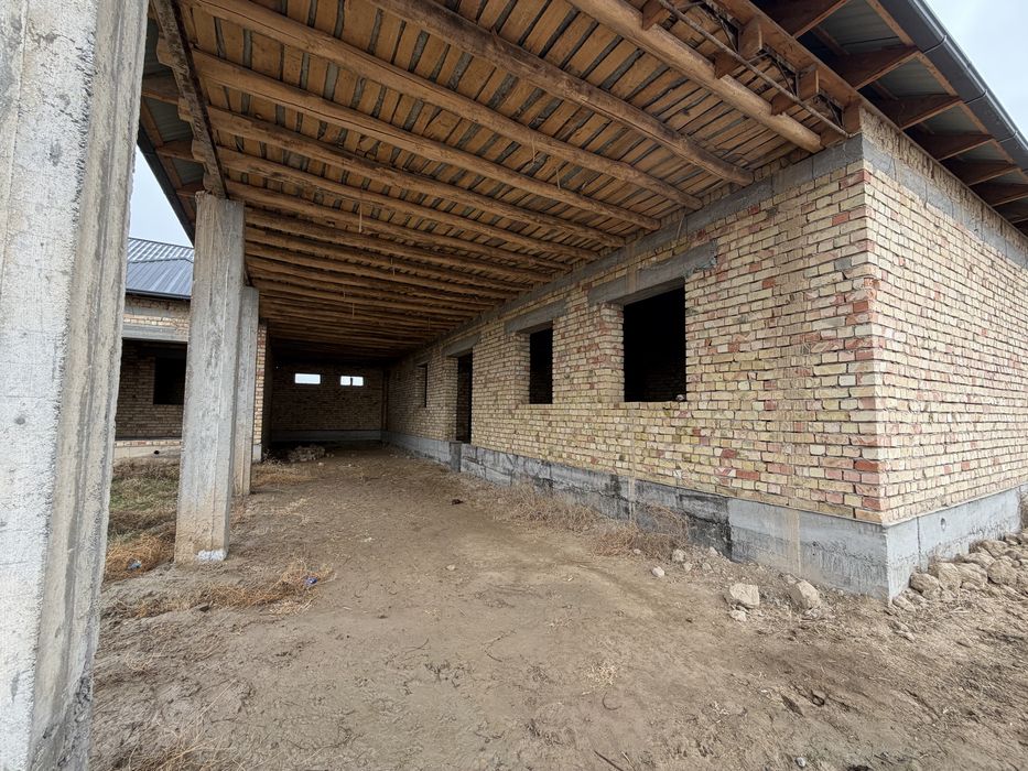 Уй срочно сотилади