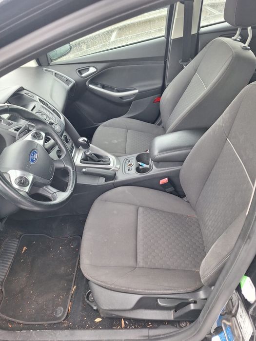 Dezmembrez ford focus 2014 benzina 1.0
