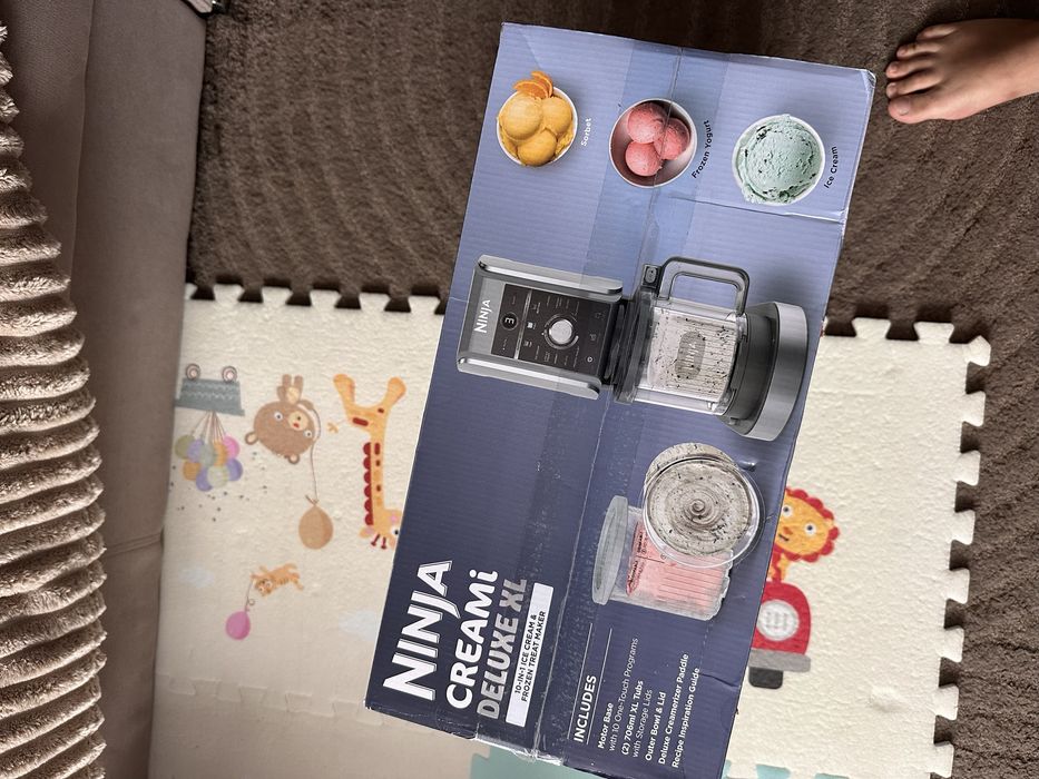 Aparat de inghetata Ninja CREAMi Deluxe 10 programe, negru/argintiu NOU