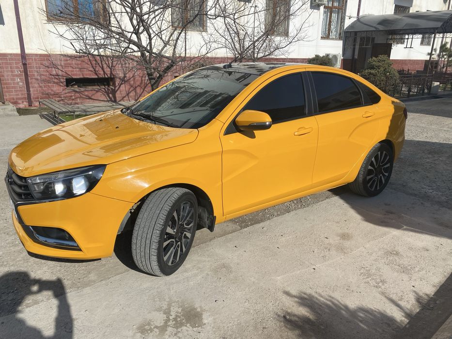 Автомобиль Lada Vesta