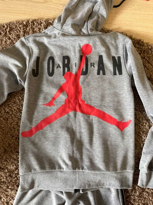 Мъжки анцуг Nike Air Jordan комплект размер S супер запазен неползван