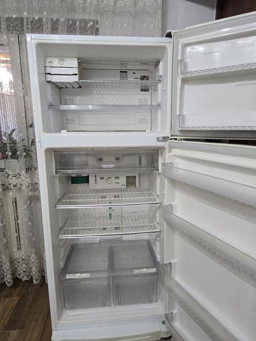 Холодильник корейский