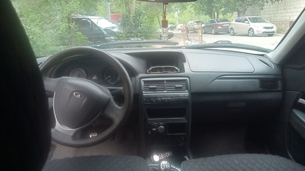 Продам машину приору