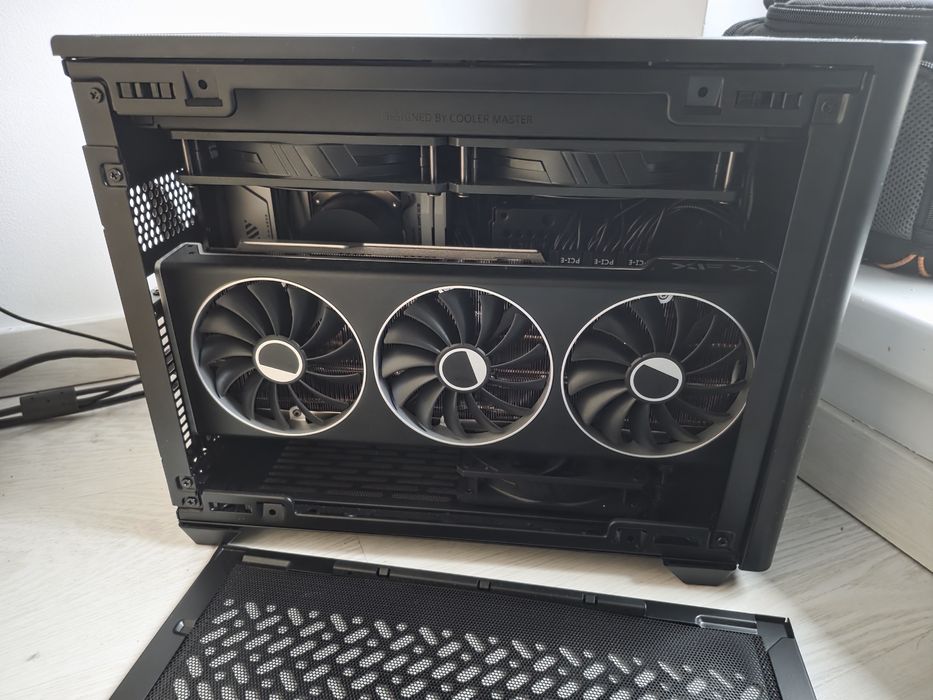 PC ITX 9800x3d, 7900xtx, 32gb DDR5, 4tb ssd, b650i, AIO