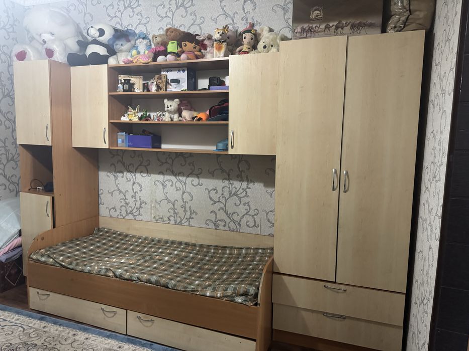 Шкаф детские , шкаф витрина, стол стуля