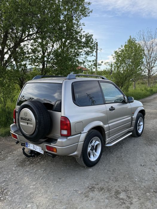 Suzuki vitara 2.0 benzina 4x4 reductor -carlig- aer conditionat