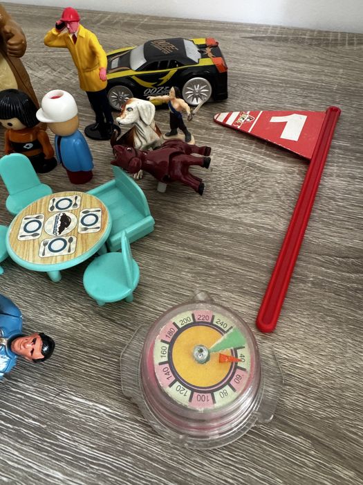 Лот от различни играчки
