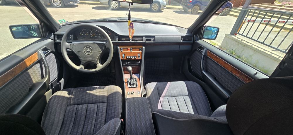 Mercedes 200E w124 benzina
