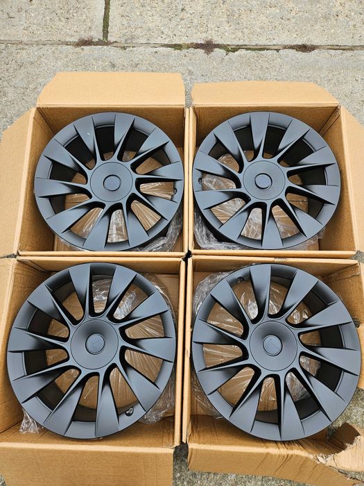 Jante noi Tesla 3 sau Y R18